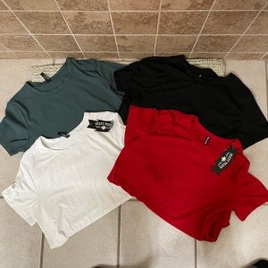 Set of 4 ribbed tees by Crazy Train Sz Large